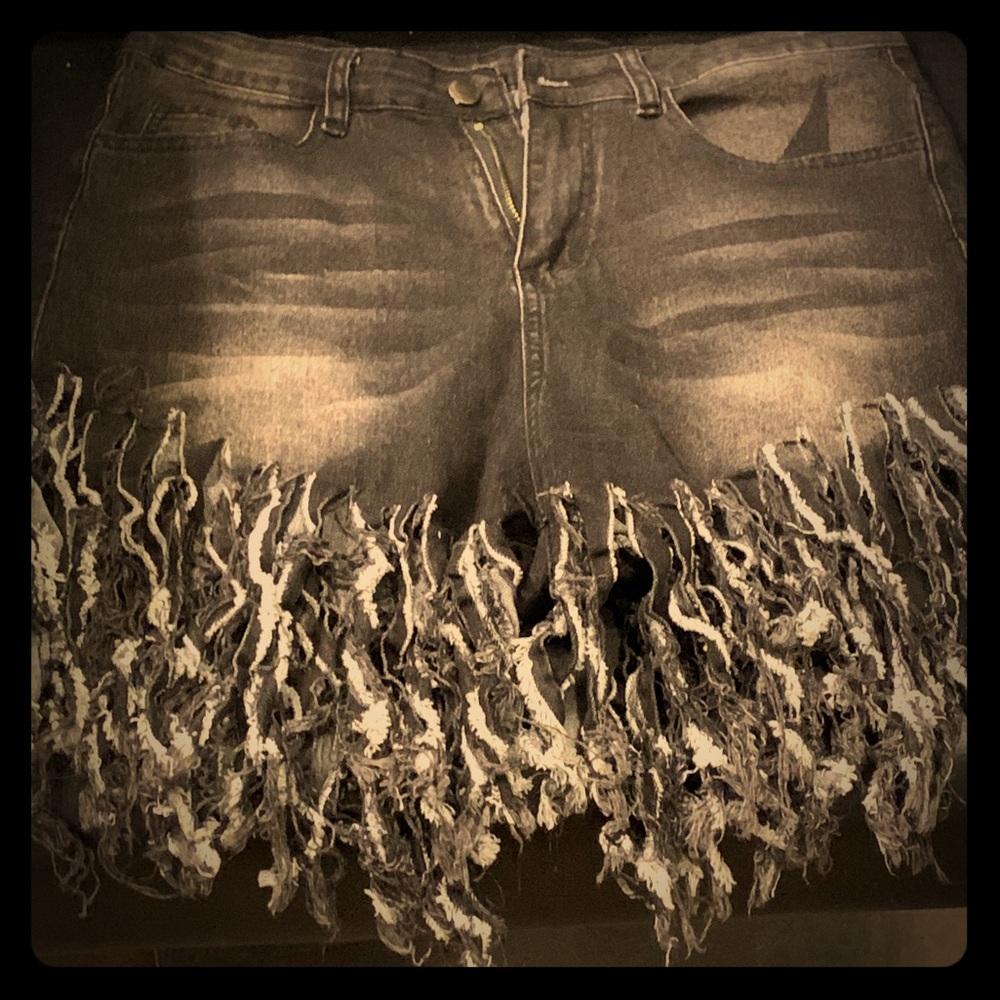 Woman’s junior denim shorts